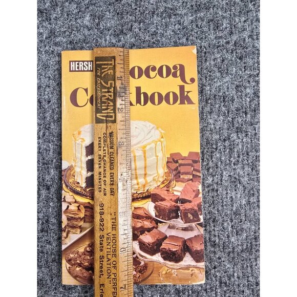 Hershey’s Cocoa Cookbook 1979 Cook Book Recipes Chocolate Dessert Vintage - Picture 2 of 7